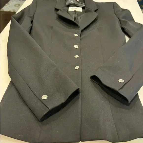 Vertigo Paris women’s black fitted blazer. Silver snap closure size small - Picture 8 of 10
